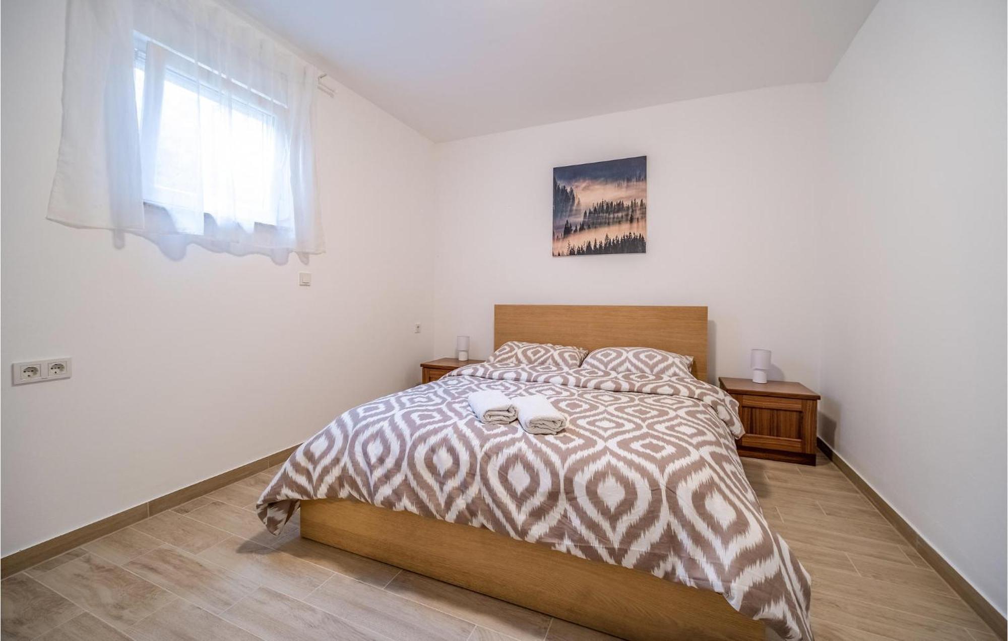1 Bedroom Beautiful Apartment In 拉科维察 外观 照片